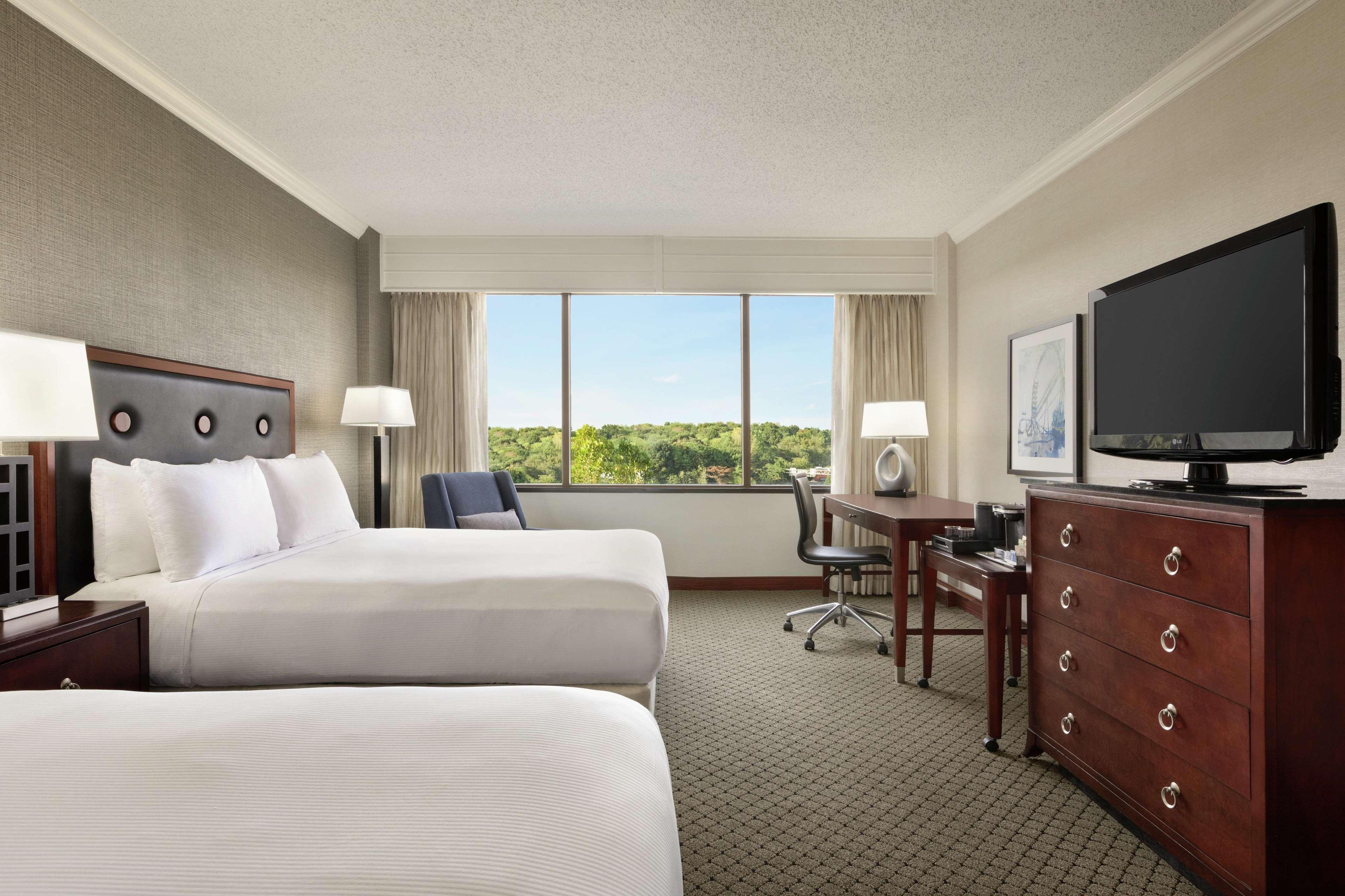 ฮิลตัน ชาร์ลอตต์ เอ็กเซกคิวทีฟ พาร์ค Hotel ชาร์ล็อต ภายนอก รูปภาพ