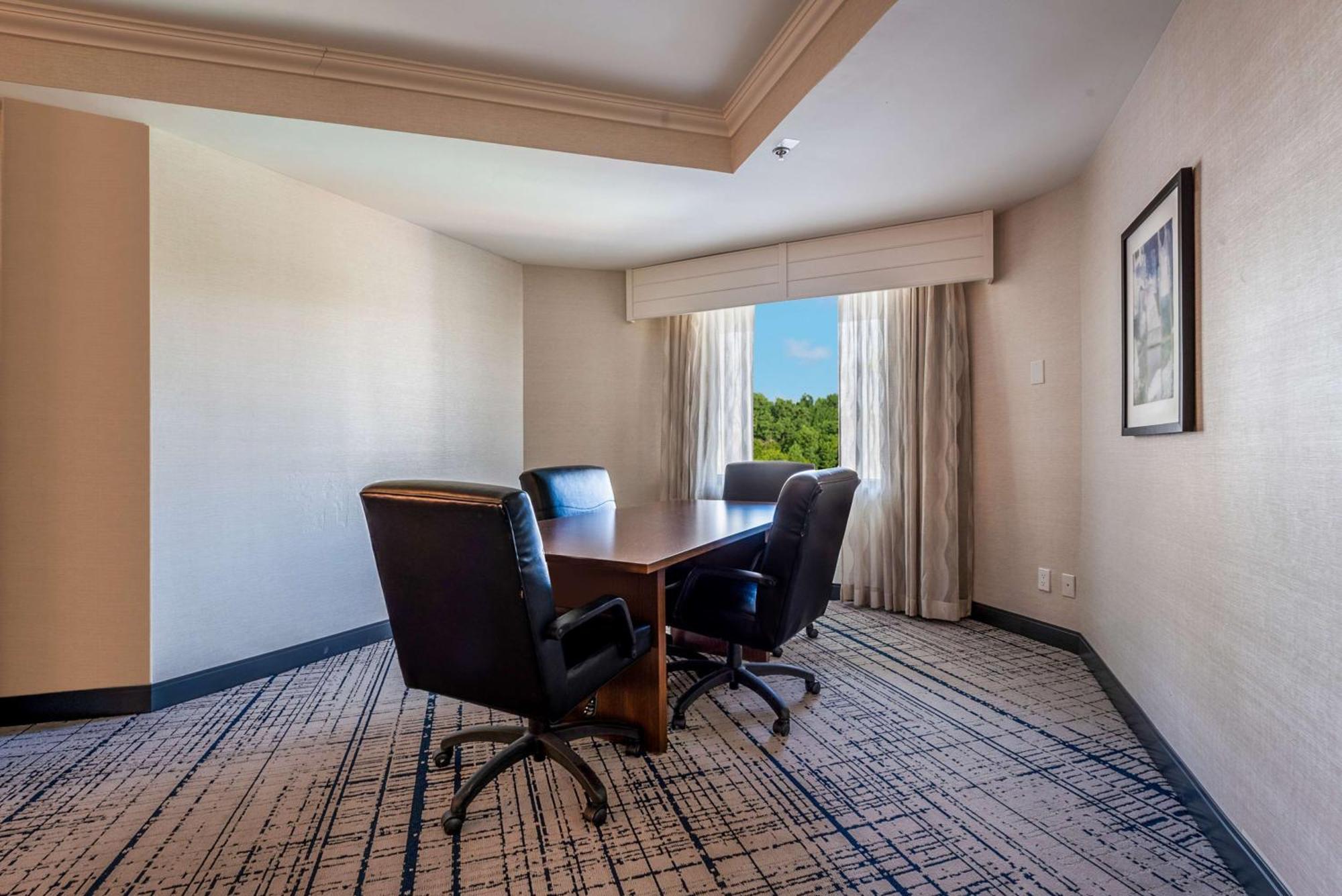 ฮิลตัน ชาร์ลอตต์ เอ็กเซกคิวทีฟ พาร์ค Hotel ชาร์ล็อต ภายนอก รูปภาพ