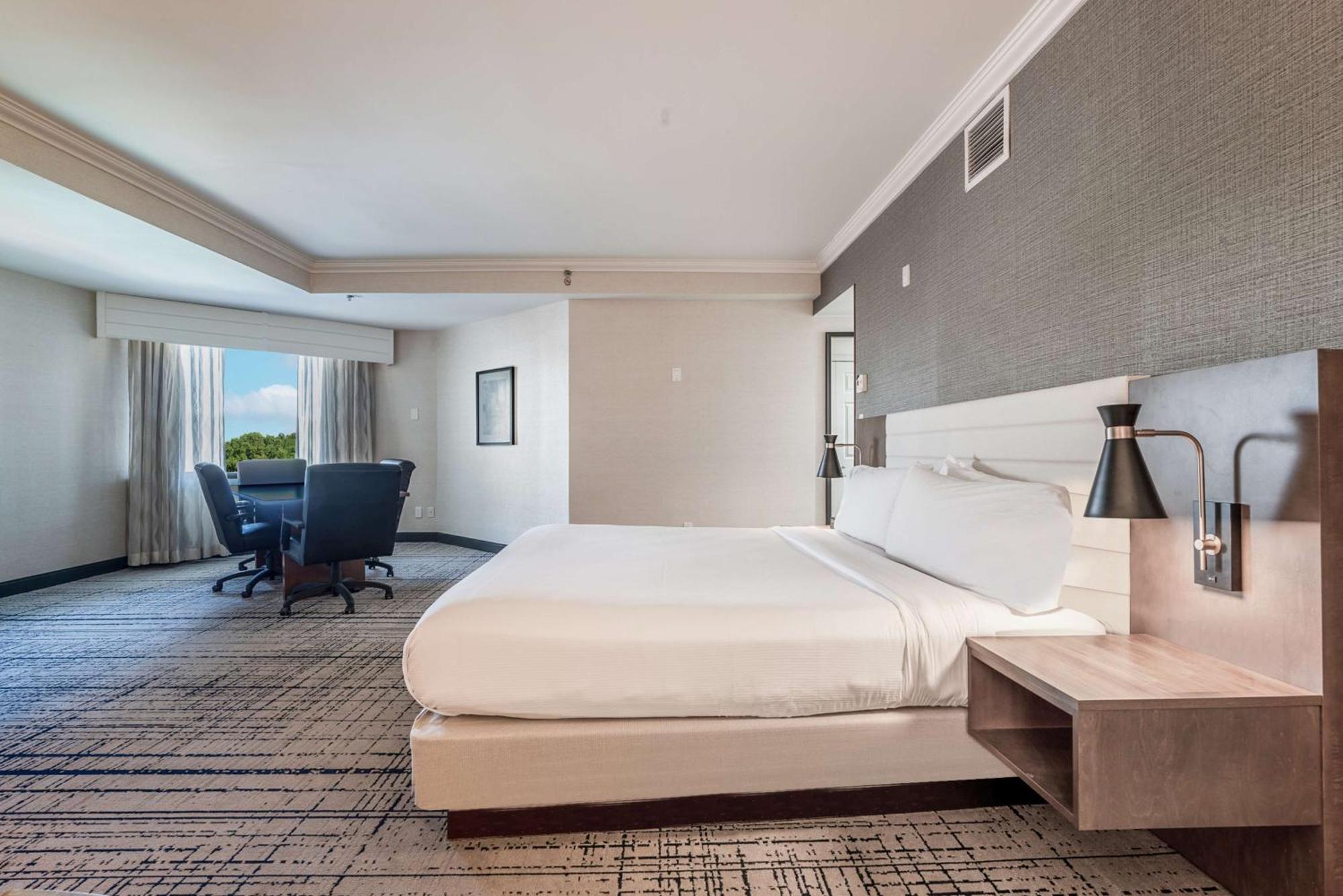 ฮิลตัน ชาร์ลอตต์ เอ็กเซกคิวทีฟ พาร์ค Hotel ชาร์ล็อต ภายนอก รูปภาพ